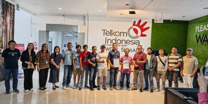 penandatanganan kontrak berlangganan layanan WMS
